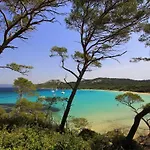 4 Personnes Sur La Presqu'ile De Giens Avec Piscine Et Acces Direct Sur La * Hyères