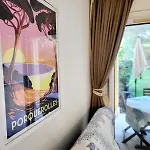 Appartement 4 Personnes Sur La Presqu'ile De Giens Avec Piscine Et Acces Direct Sur La